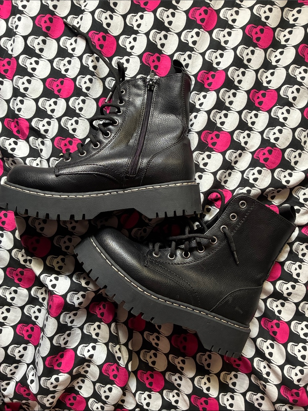 Combat boots